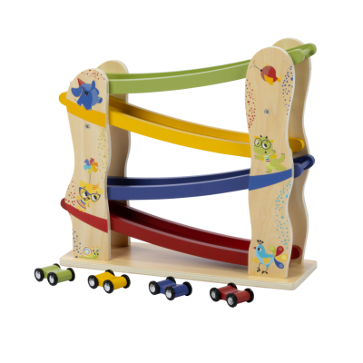 Brinquedo de madeira com rampa para carrinhos coloridos e ilustrações de animais