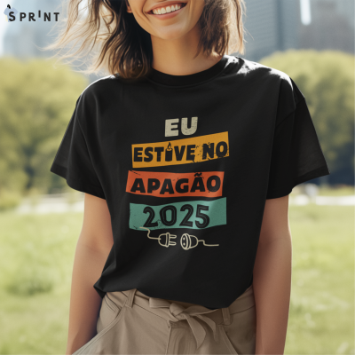 T-shirt preta com texto colorido em português sobre apagão 2025