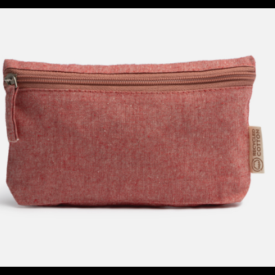Necessaire de tecido vermelho salmão com fecho de correr e etiqueta 'ORGANIC COTTON'