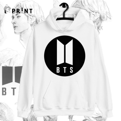 Sweatshirt branca com capuz e estampado BTS preto e branco