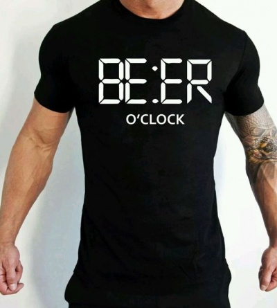 T-shirt preta com estampa branca textual 'BE:ER O'CLOCK'