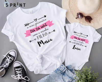 Conjunto t-shirt branca adulto e body branco bebé com texto Dia da Mãe, com acessórios