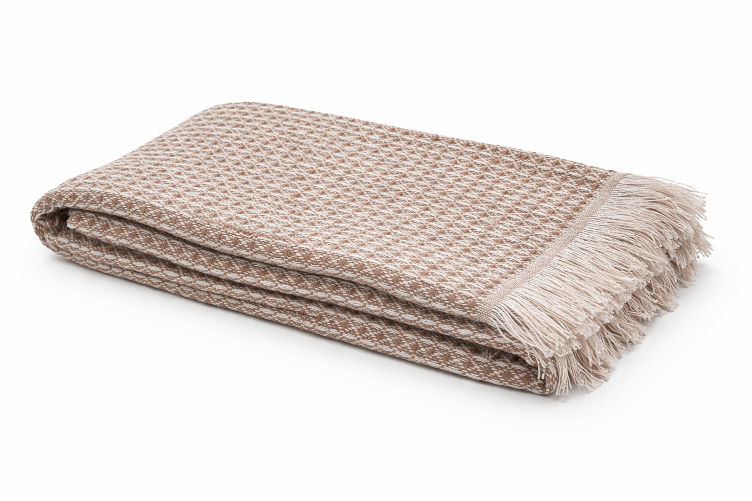 Manta têxtil dobrada com padrão bege e castanho e franjas