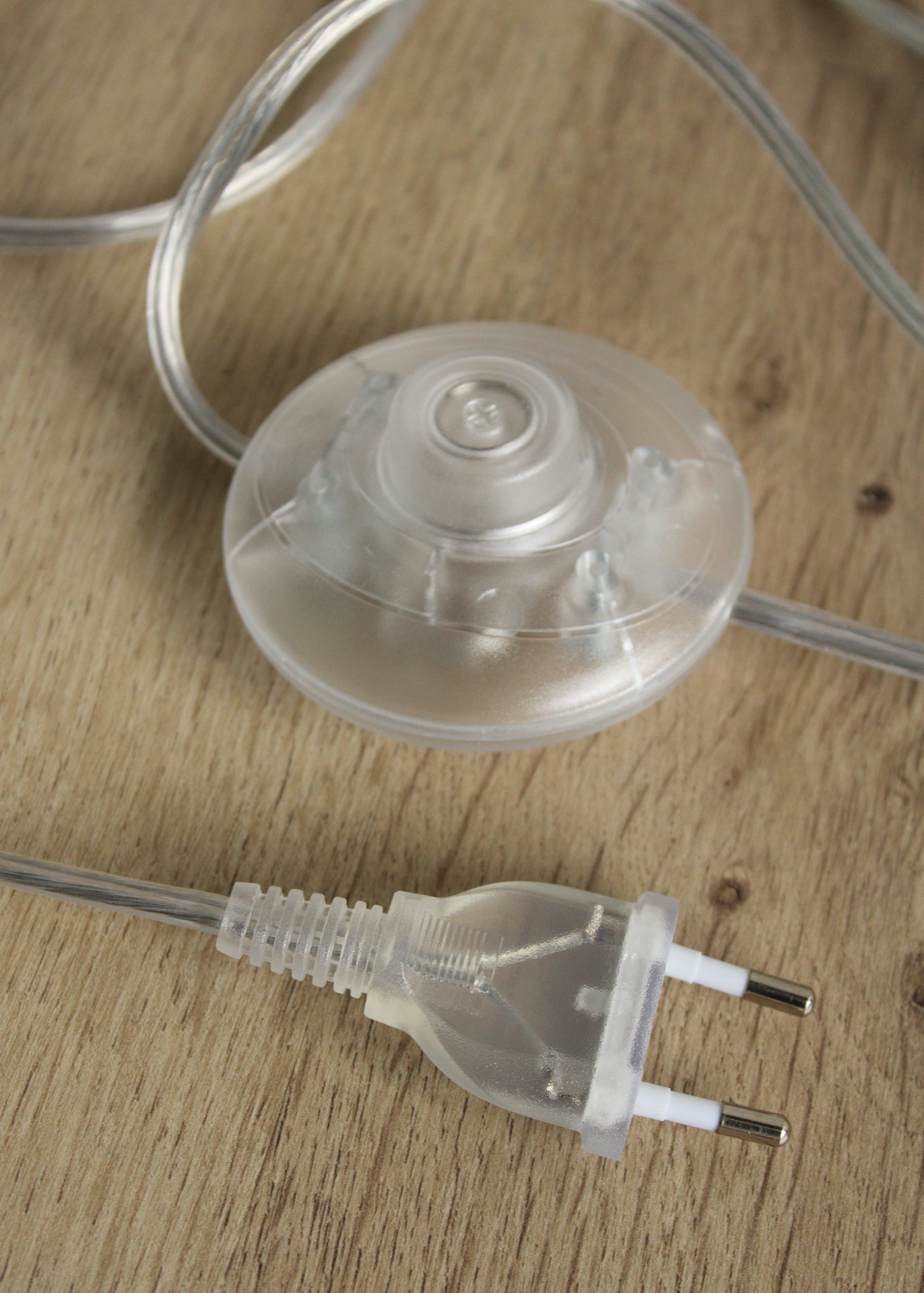 Cabo elétrico transparente com ficha dupla e interruptor redondo