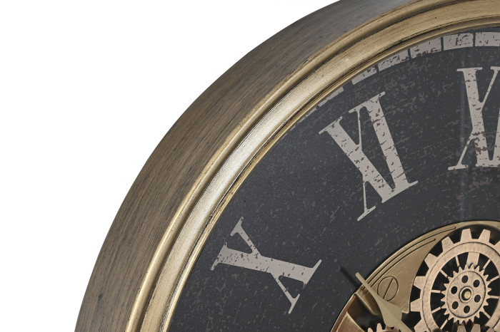 Relógio de parede com moldura dourada e mostrador preto com números romanos brancos