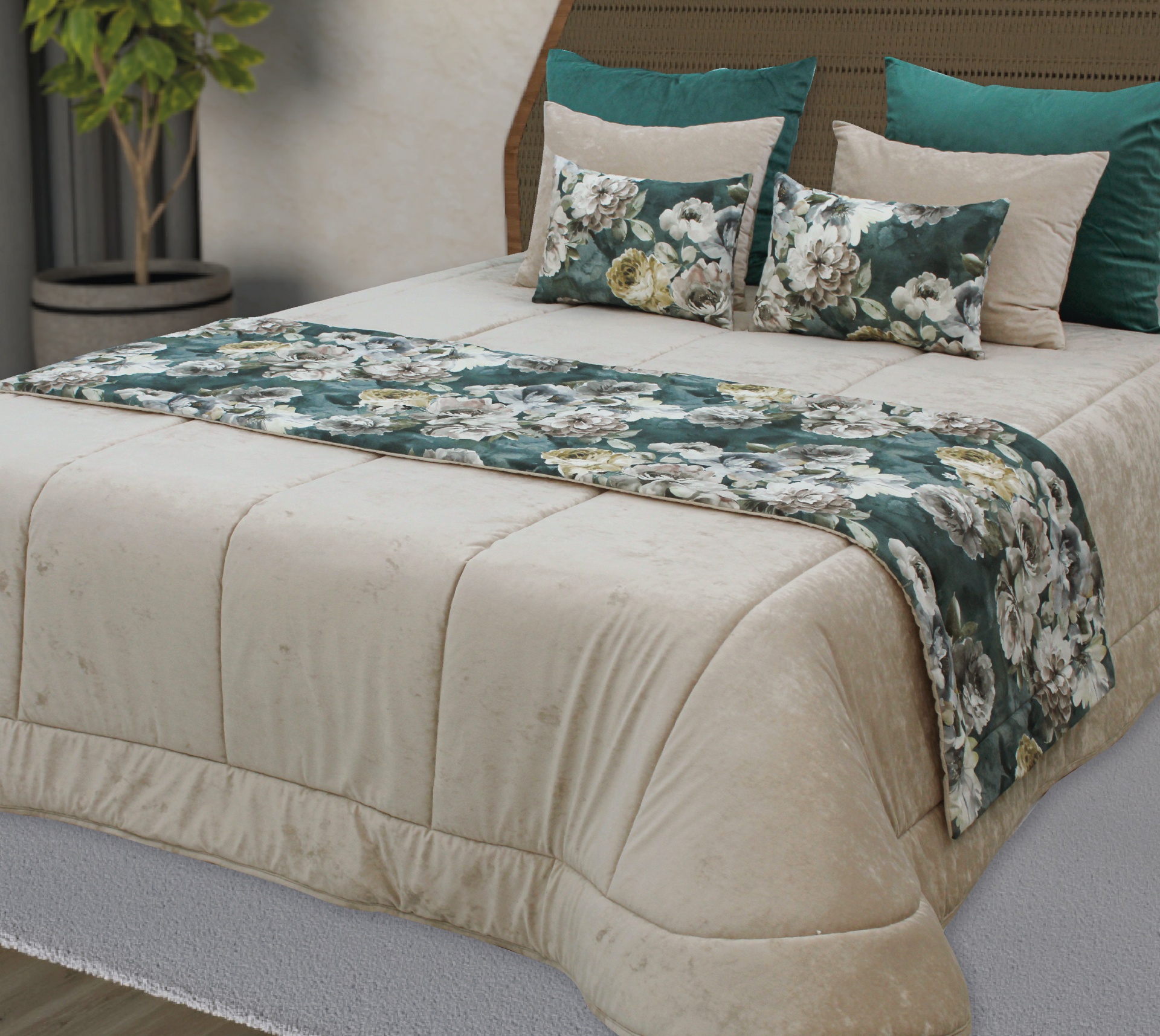 Cama com edredão bege e almofadas verdes e florais