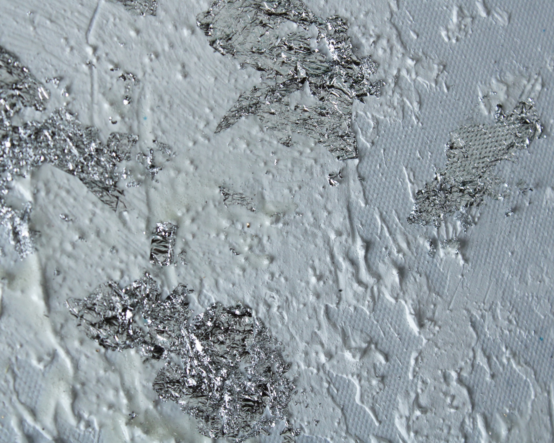 Textura de tela branca com aplicações prateadas