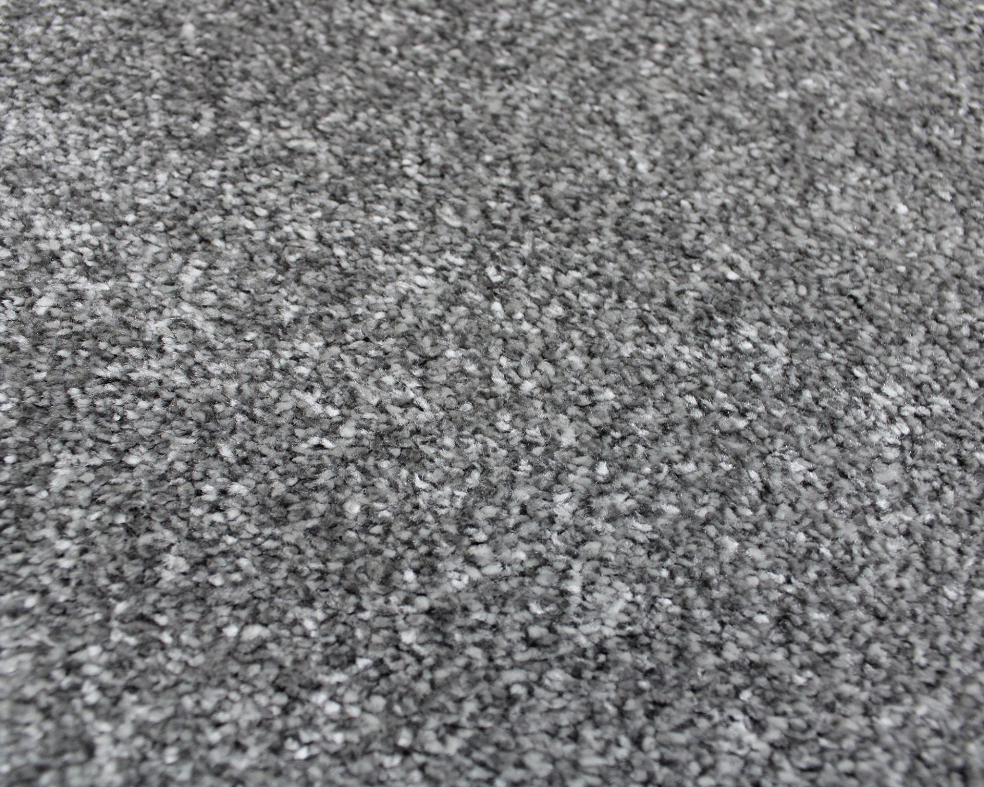 Tapete cinzento com textura peluda