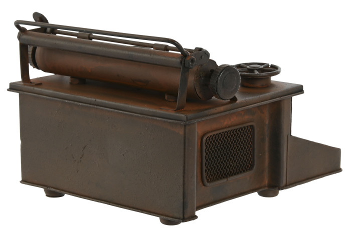 Máquina de escrever antiga em metal enferrujado