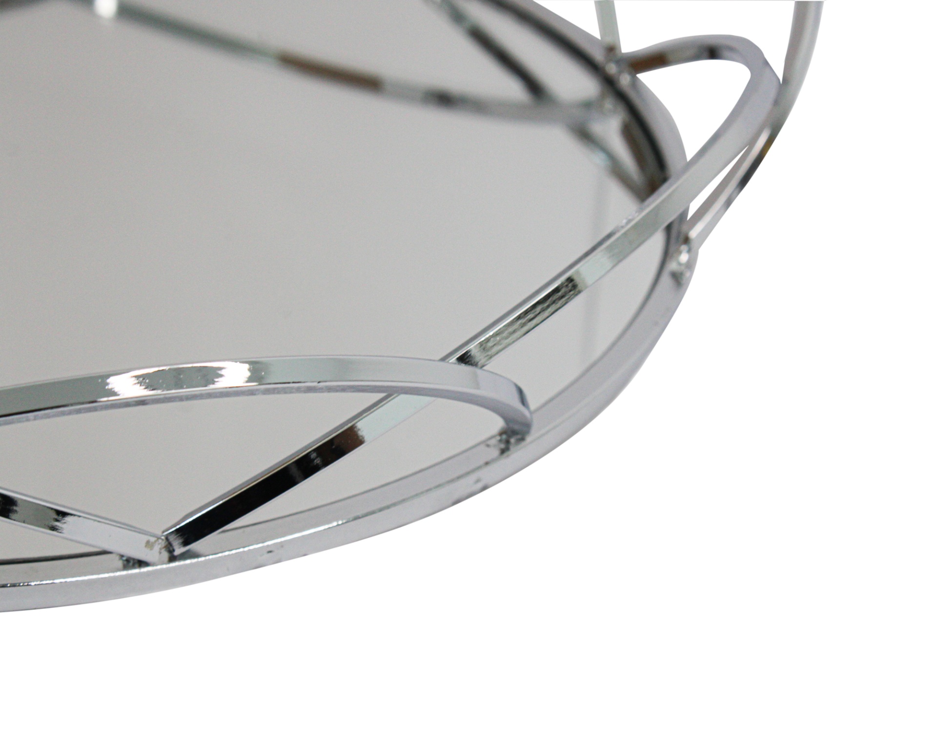 Estrutura metálica decorativa circular em aço inox polido.