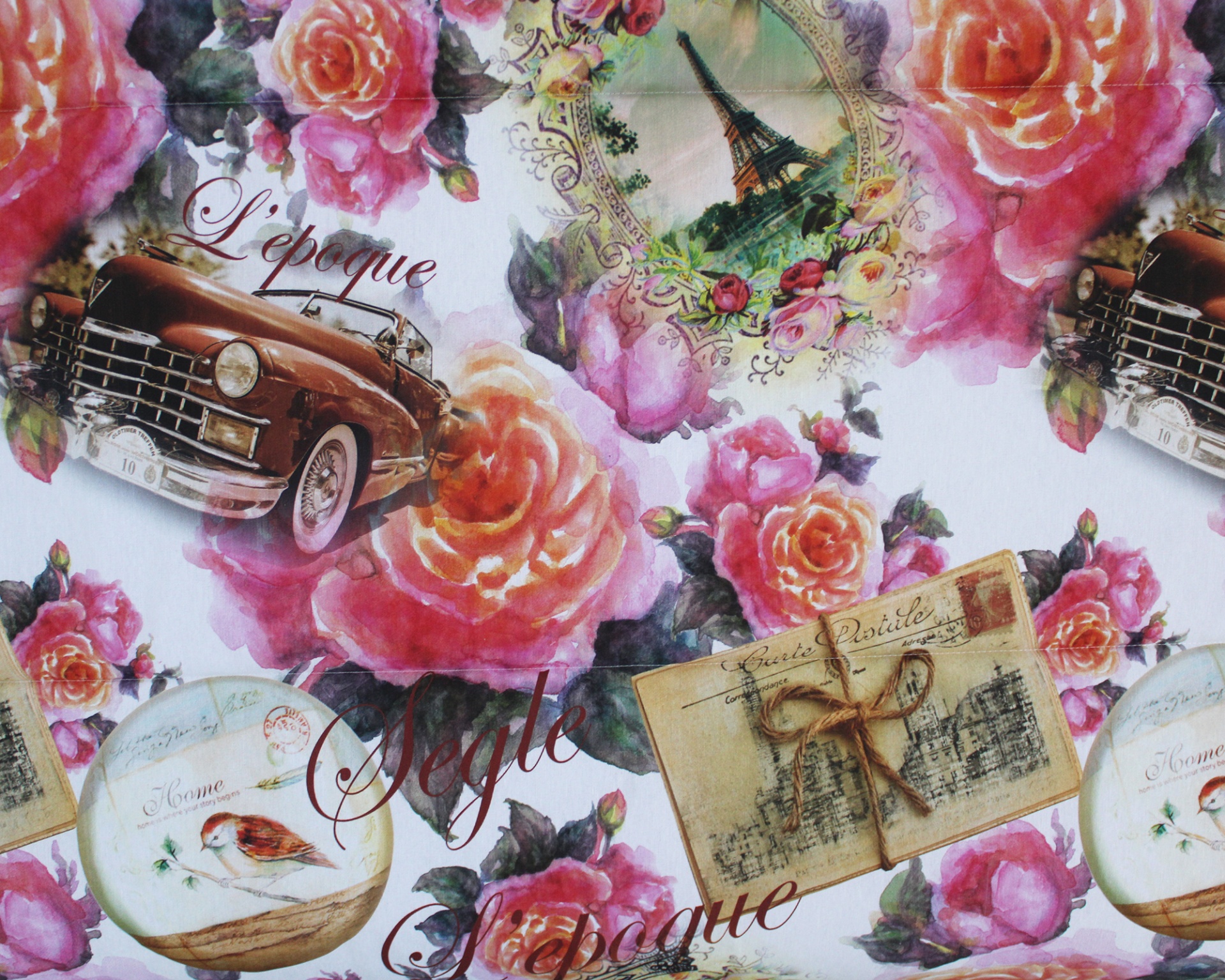 Tecido com estampa vintage de carros clássicos, flores, postais e Torre Eiffel