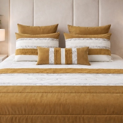 Conjunto de cama com almofadas e edredão em branco, castanho mostarda e cinzento