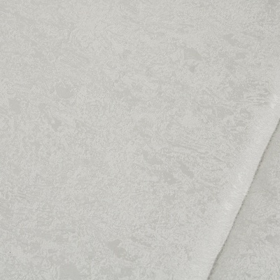 Pano cinza claro com padrão floral suave e textura aveludada