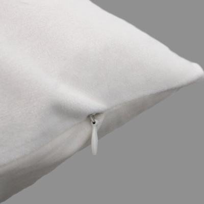 Almofada branca com fecho zipper visível