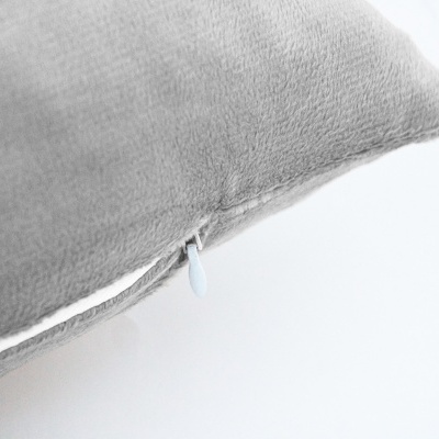 Almofada cinza com fecho éclair