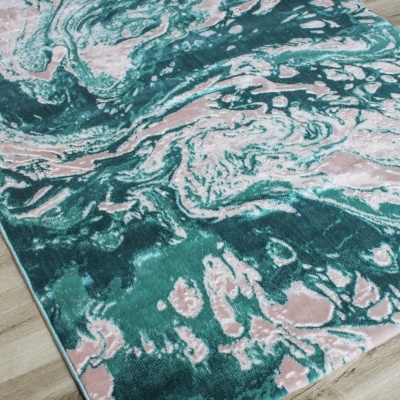 Tapete decorativo com padrão abstrato verde, rosa e branco