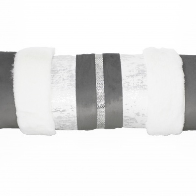 Travesseiro decorativo retangular cinza e branco com faixa central texturizada