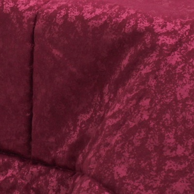 Têxtil vinho com textura aveludada