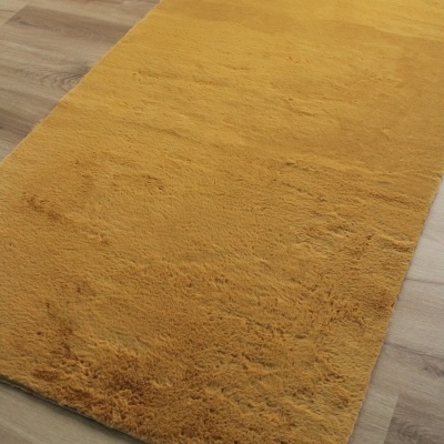 Tapete amarelo mostarda de pelo alto