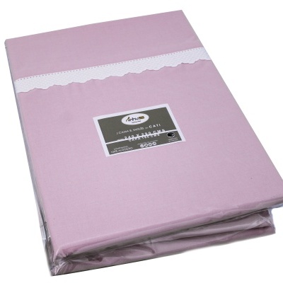 Conjunto de lençóis rosa suave com faixa branca em embalagem plástica