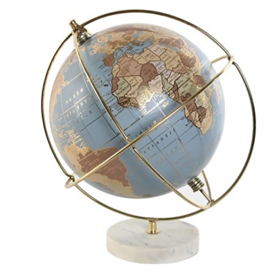 Globo terrestre decorativo com estrutura metálica dourada e base de mármore branco