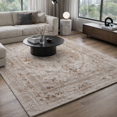 Tapete decorativo bege com padrão floral em sala moderna com sofá claro e mesa preta.