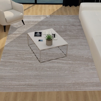 Tapete cinza claro listrado numa sala com sofá branco, poltrona branca, mesa de centro branca e chão de madeira