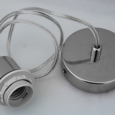 Luminária pendente com suporte cromado e cabo transparente