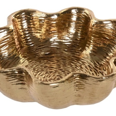 Taça decorativa dourada com textura ondulada e forma de flor