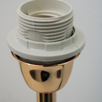 Base para lâmpada em plástico branco e metal dourado