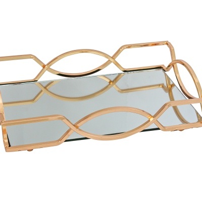 Tabuleiro dourado retangular com base espelhada e puxadores