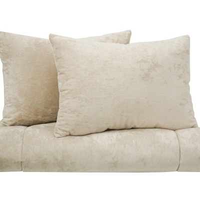 Conjunto de almofadas e cobertor bege claro