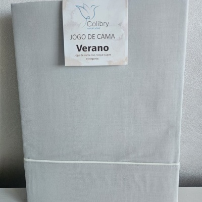 Jogo de cama cinza claro com etiqueta Colibry JOGO DE CAMA Verano