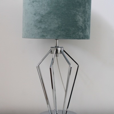 Candeeiro de mesa cromado com cúpula verde-azulada