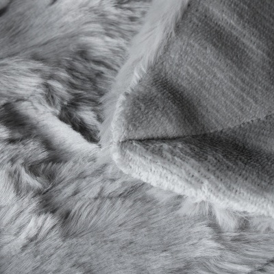 Tecido felpudo cinzento claro com textura macia
