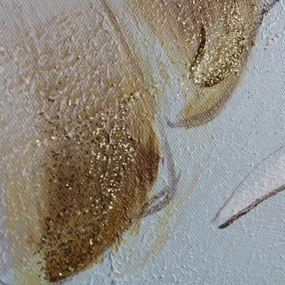 Tela pintada com textura e brilhos dourados em tons castanho e bege