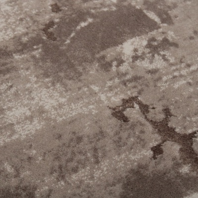 Tapete castanho e bege com padrão abstrato