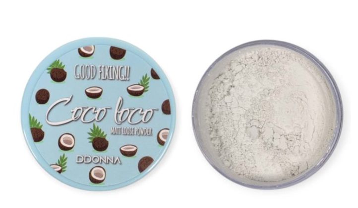 Pó facial solto branco em pote com tampa azul decorada com cocos e texto da marca DDonna.