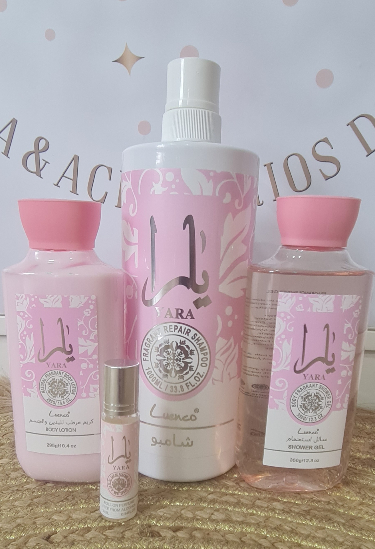 Conjunto de produtos de banho YARA com embalagens rosa e branco