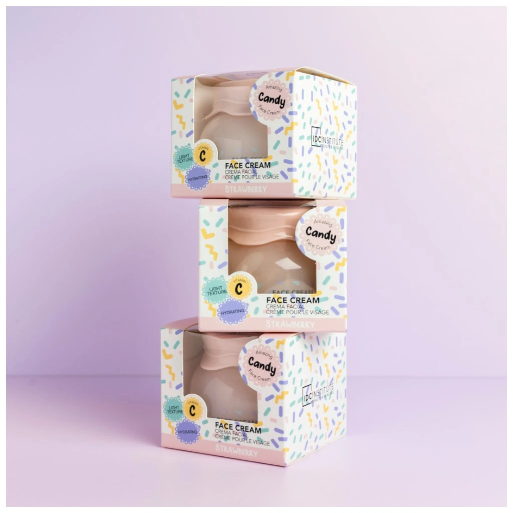 Caixas empilhadas de creme facial Candy com design colorido e pastel