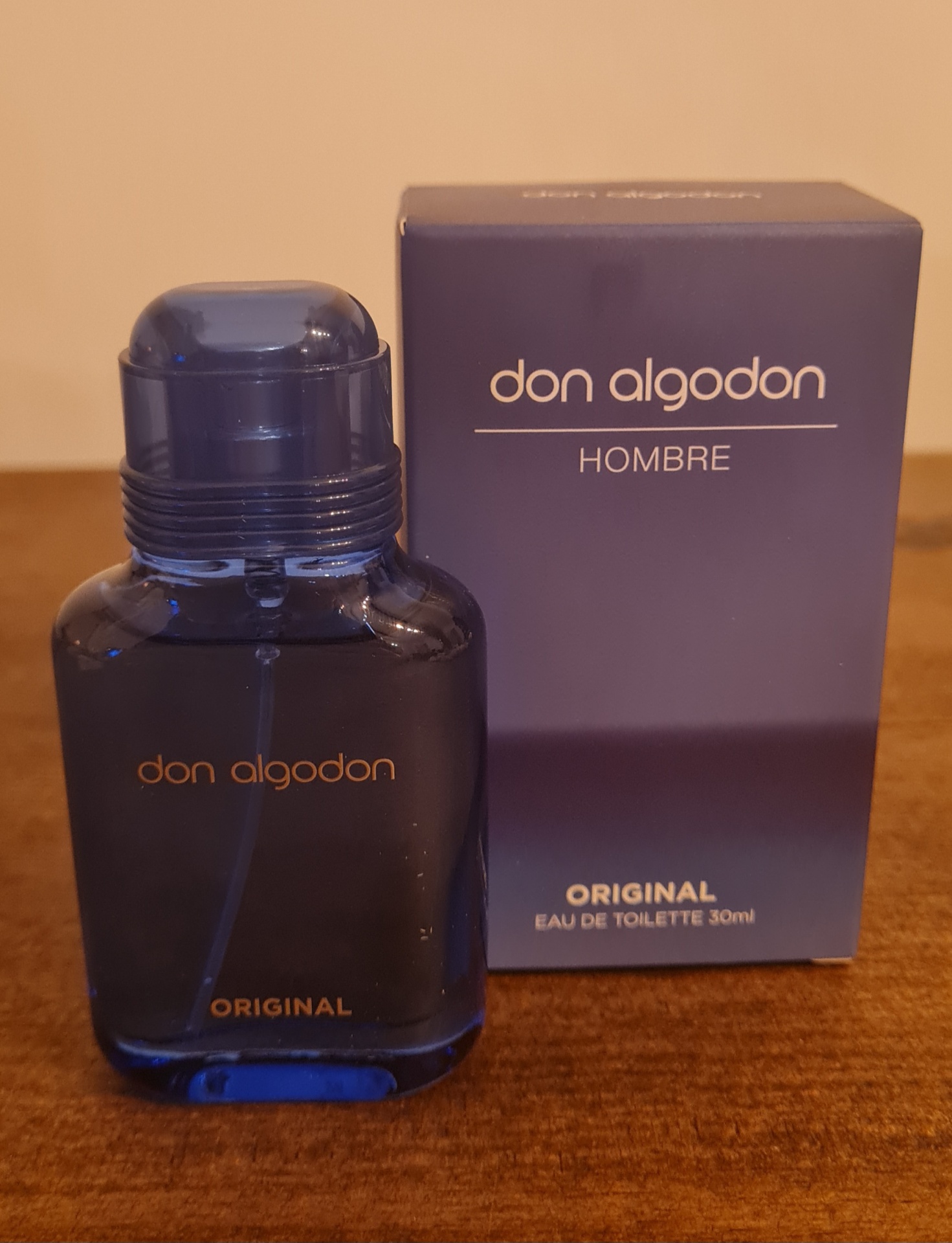Frasco azul de perfume Don Algodon Original com caixa