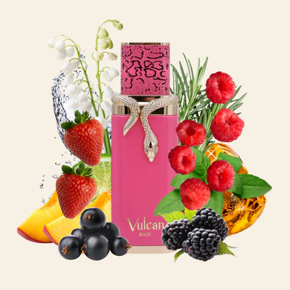 Frasco rosa de perfume Vulcain Baie com frutas e flores ao redor