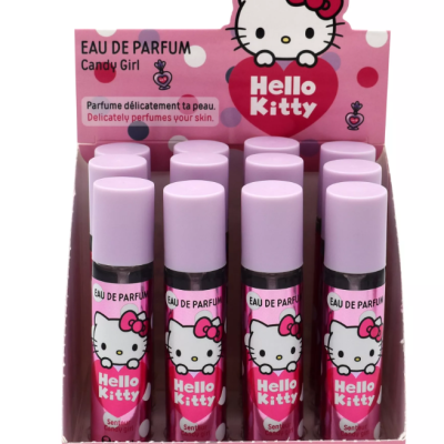 Frascos de Eau de Parfum Hello Kitty Candy Girl em exposição rosa