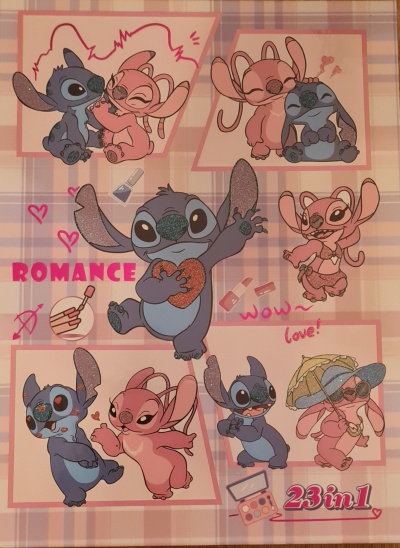 Estampados de Lilo & Stitch com fundo xadrez e texto