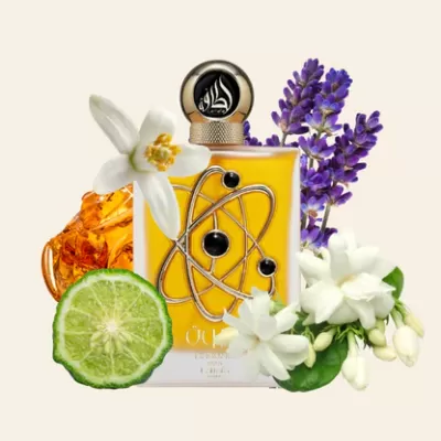 Frasco de perfume âmbar com tampa dourada, símbolo atómico prateado, rodeado por flores e lima