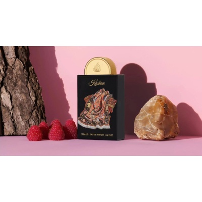 Frasco de perfume Keshar com framboesas e pedra decorativa