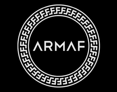 Logo ARMAF com círculo decorativo em fundo preto