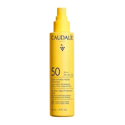 Frasco amarelo de spray protetor solar CAUDALÍE SPF 50