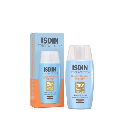Fotoprotetor ISDIN Fusion Water MAGIC SPF 50 em embalagem azul com caixa