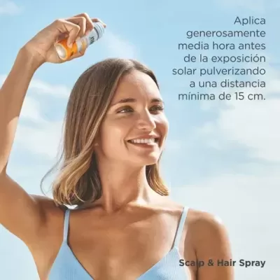 Mulher aplicando spray para cabelo ao ar livre com texto instruções